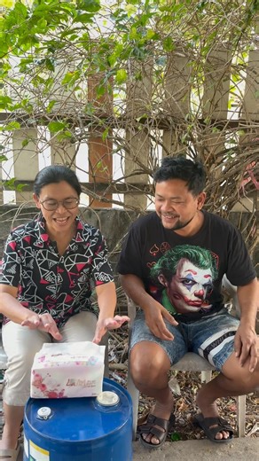 เล่นกลเสกทิชชู #funny #comedy #ตลก #humor #พี่นกค่ะ #พี่นัทจ๋า