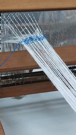 funcionamento do tear manual 💛#Têxtil #textilemoda #eachusp #usp #tear #textile