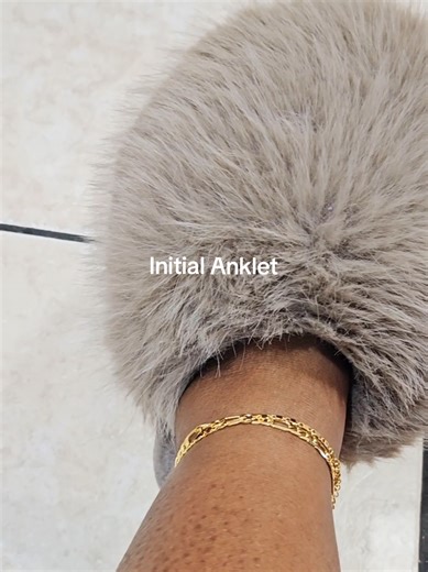 The Daintiest Anklet for Summer Fashion