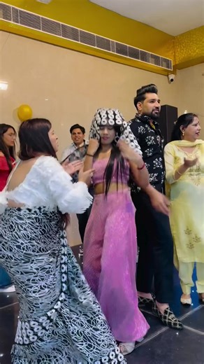 aunti ka dance deko mera nhi #viraltiktok #reels #trendingtiktok #fitness #viral