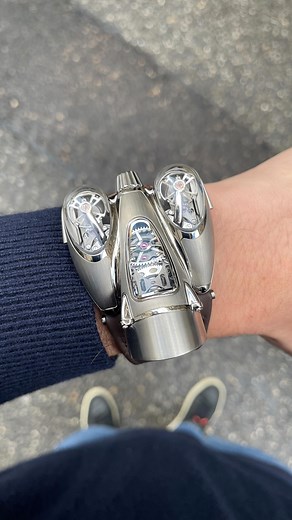 MB&F on Instagram: "Just like the LM2 Palladium launched on Tuesday, the HM9 calibre features two fully independent escapements, each with its own flying balance wheel! The secret? A sophisticated central planetary differential averages out the rates of both regulating systems 💥 #mbandf #hm9 #horologicalmachines #hm9flow"