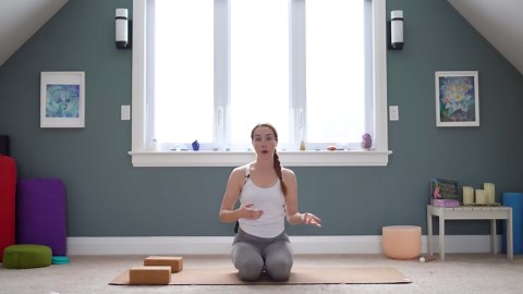🧘‍♂️ 30-Minute Intermediate Yoga with Blocks – Curiosity Over Judgment
