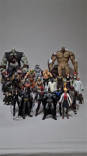 ED Action Figures on Instagram: "Vídeo da Coleção Dc Arkham Asylum, Arkham Knight e Arkham Origins da Dc Collectibles parte 2: Batman, Asa Noturna, Mulher Gato, Hera Venenosa, Azrael, Solomon Grundy, Cara de Barro, Morcego Humano, Sickle, Mr Hammer, Capuz Vermelho, Pistoleiro, Chapeleiro Louco, Eletrocutador, Hush, Dr Hugo Strange, Talia Al Ghul, Ra's Al Ghul, Talon, Dra. Harleen Quinzel, Copperhead, Rabbit Hole, Scarface, Hera Venenosa, Coringa, Máscara Negra. #actionfigures #actionfigure #acti