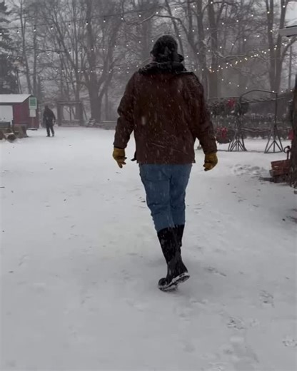 🎄♥️🎄Getting our Christmas Tree from @dullstreefarm is a fourteen year tradition. We picked the perfect snowy night to grab ours. It felt like we were in a Hallmark movie.🎄♥️🎄#christmastraditions #christmastree #dullstreefarm #realtrees | Vintage Soul Barn