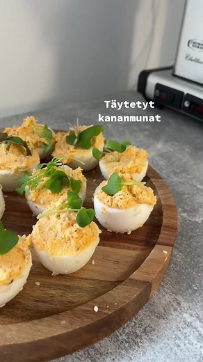 Helppo ja Juhlava Resepti Täytetyt Kananmunat | Valio.fi