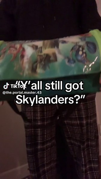 You can take the master off of the portal but you cant take the portal off of the master #skylanders #skylands #spyro #spyrosadventure #skylandersgiants #swapforce #trapteam #superchargers #imaginators #kaos #chillbill #skylander #portalmaster #glumshanks