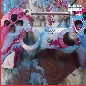 This hydro dipped PS4 is hands down the best looking gaming console 😍🎮 | LADbible Australia