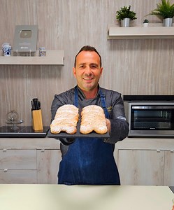 PINOLATE NAPOLETANE DI PASTA DI MANDORLE E PINOLI.Ricetta spettacolare fatta in casa.Gli ingredienti escono durante la lavorazione | Simone Esposito pasticciere
