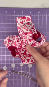 3.2K views · 33 reactions | Let's make a cute Heart hairbow  #hairbows #diybow #hairbowtutorial #boutiquebows #crafter #howtomakehairbows #ribbonbows #ribbonbowtutorial | Mommy Crafts A lot | Facebook