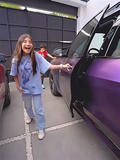 Quien Tiene Razón？ #comedia #MauMcMahon #KarlaBustillos #shorts #viral #fyp