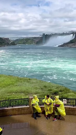 Experience Niagara Falls like never before! Take the Journey Behind the Falls - a thrilling tour where you’ll witness a breathtaking view of the powerful falls from directly behind! Don’t miss out – book your adventure today! 🎥 @chemanaclay 👍 @canada.explores #ExperienceNiagaraFalls #niagaraparks #niagarafalls #explorecanada | Niagara Falls