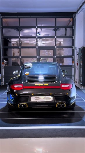 „Aus Leidenschaft wird Präzision. Aus Präzision wird Perfektion.“ Keramikbeschichtung bei Platinum Cars GmbH richtet sich an Kunden, die langfristig denken. An Fahrzeuge, die nicht nur heute glanzen sollen, sondern auch in Zukunft ihren Wert behalten. ✅PAINT CORRECTION ✅EXTERIOR DETAILING ✅INTERIOR DETAILING ✅PAINT PROTECTION CERAMIC COATING & PPF ✅TUNING RENNTECH Platinum Cars GmbH setzt auf zertifizierte Detailing-Dienstleistungen und kombiniert traditionelle Methoden (z. B. Carnaubawachs mit 