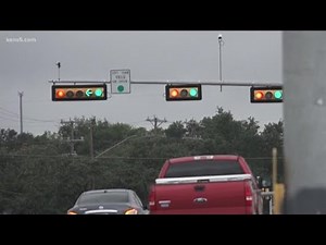 Traffic light malfunction causes confusion on northwest side