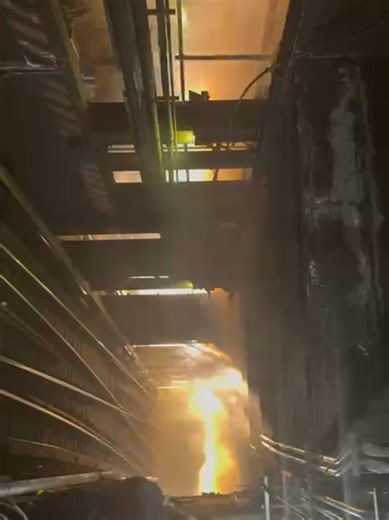 ⚠️ NYC Subway Third Rail Explosion Caught on Camera ⚡🚇 A shocking moment underground as a third rail explosion lights up the tracks in the NYC subway system. The third rail carries 600 volts of electricity that powers every train — and when something goes wrong, the sparks can be intense. Thankfully crews are trained for situations like this, but it’s a reminder why you should NEVER step onto the tracks. Have you ever seen something like this in the subway? 👀 #NYCSubway #ThirdRail #NYC #Subway