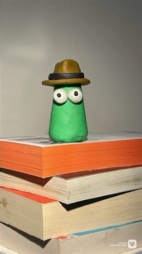 Gloop spotted something... questionable. 🧐 #shorts #stopmotion