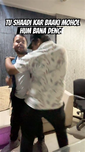 When Two Friends Try to Dance… This Happens 🤣