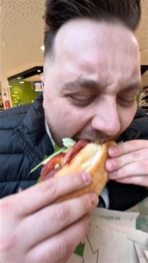 POV: Du bestellst ein Sub für 20 Euro bei Sabway😁 #food #subway #lustigevideos #snackideen