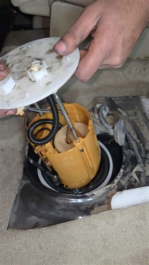 Toyota kluger in-tank fuel filter change #primetechautomotive #trending #toyota #toyotamodels kluger