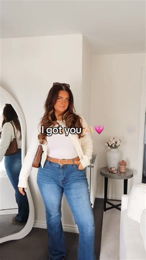 Jessica Grace 🤍 on Instagram: "30 days of autumn outfits start tomorrow 🙌🏼🍁✨ #midsizefashion #bodypositive #size14 #size16 #autumnfashion"