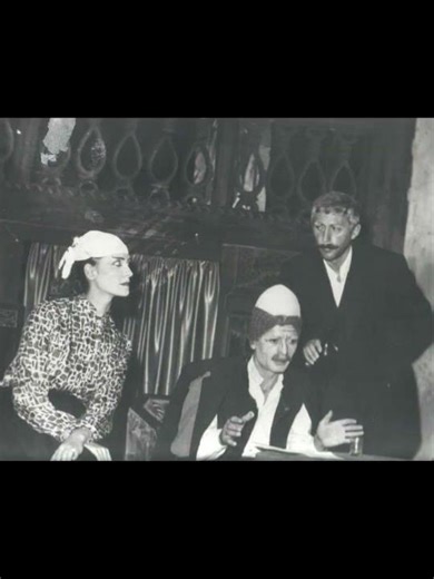 Fragmente nga drama “Lulet e Shegës”, shfaqur në teatrin "Skampa" Elbasan, me aktor Shpëtim Shëmili.