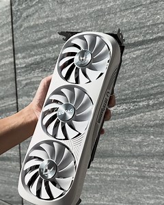 A 4080 SUPER Trinity White Edition satisfies your needs in gaming and productivity while adding a touch of elegance. 🤍 #ZOTAC #RTX #RTXon #4080SUPER #GPU | ZOTAC