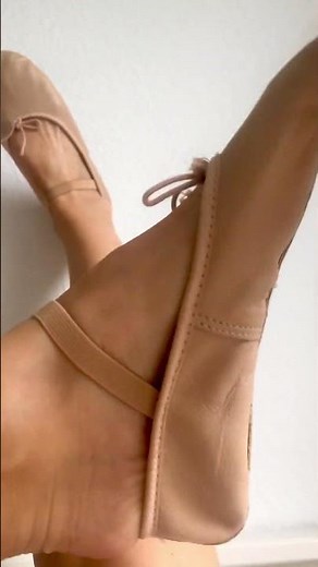 Ballerina Feet Ballet Slippers @AnnabellAnders #feet