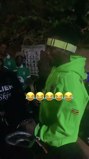 alien skin is enjoying with his fans