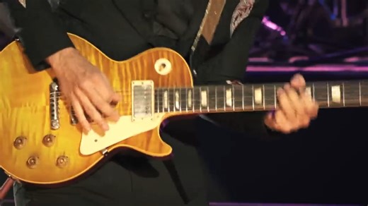 Joe Bonamassa - "High Class Girl" (Live) - Now Serving: Royal Tea Live From The Ryman Follow or stream Joe here: https://joeb.me/FolloworStreamJB | Joe Bonamassa