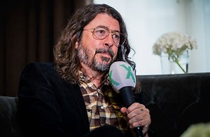 Dave Grohl 'totally uninvolved' as daughter Violet signs her first record deal