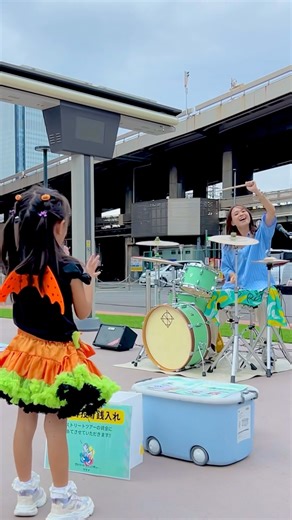 ストリートドラムで 青い珊瑚礁/松田聖子 演奏したら、、！ #shorts #drums #music