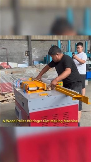 wood pallet stringer slot making machine #chainsaw #woodscraft #cuttingskills