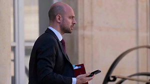 France and Algeria pursue talks to mend strained relations