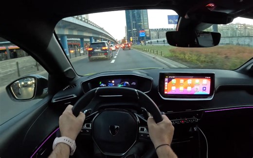 2024款标致208 GT 混合动力 第一视角夜间试驾