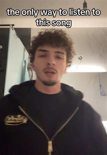 Elvana's Memorable Performance from the Past