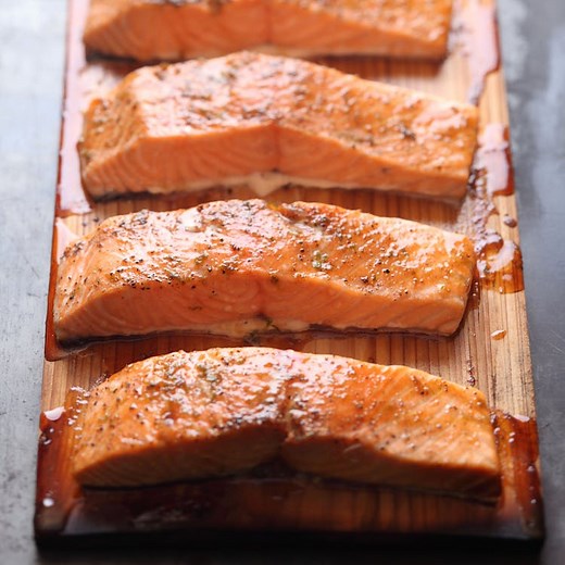 Lachs auf dem Zedernholzbrett  | Weber Grill Original