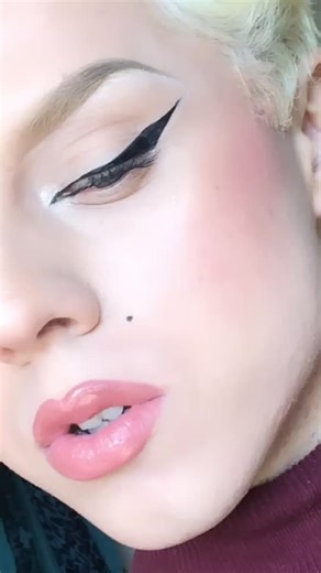 Pin-Up Makeup Tutorial: Achieving the Perfect Winged Eyeliner Look