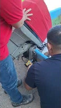 poniendo el motor fuera de borda Evinrude 70 hp #lineadepesca #pesca