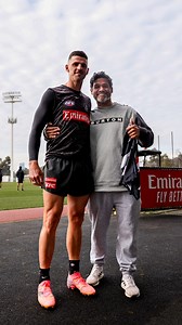 The GOAT meets his idol 🤝 Pendles grew idolising Melbourne and Fremantle legend Jeff ‘The Wiz’ Farmer. Today he paid him a visit at training 🥰 | Collingwood Football Club