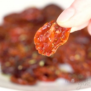 286K views · 134 reactions | The easiest method for how to make sun-dried tomatoes in the oven! Plus, how to use homemade sun-dried tomatoes in recipes and how to store them. Recipe --> https://www.wholesomeyum.com/how-to-make-sun-dried-tomatoes-in-the-oven/ | Wholesome Yum - Easy Healthy Recipes | Facebook