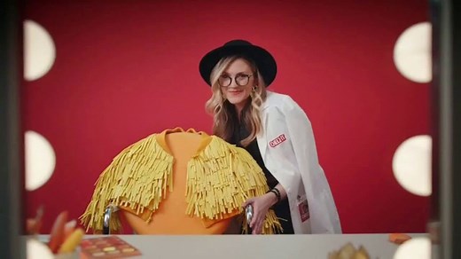 Cheez-It Extra Cheesy TV Spot, 'Cheese Coat Makeover'