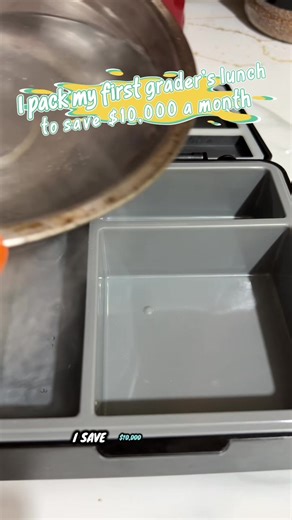 Today’s lunch: Noodles with cheese and nuggets. Vegetables:tomato and carrots. Fruits: pineapples and grapes Water two bottles of juice If you’re a parent of a picky eater, what new foods have you tried that actually worked? The link for the lunch box is in the bio. #schoollunchideas #lunchideasforkids #pickyeater #realliferoutines #momlifeunfiltered