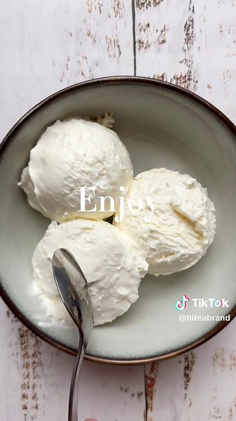 Delicious Homemade Vanilla Ice Cream Recipe