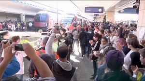 Video. Migrants arrive in Austria