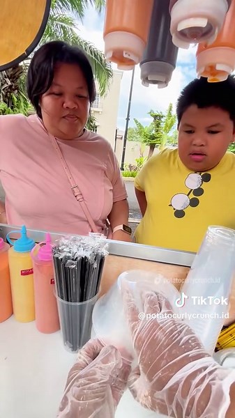 Cemilan Viral: Potato Curly Crunch yang Bikin Ketagihan