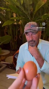 Qué harías con un huevo? Cuéntame tú. Nosotros una comedia súper divertida. Se estrena el día 28 en el Teatro Trail. El link para la entradas https://ci.ovationtix.com/36022/production/1228924?performanceId=11591121 | Alexis Valdes