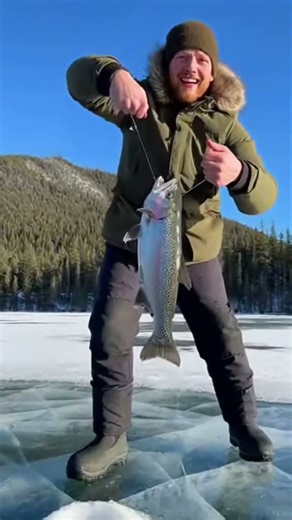 Catch & Cook Ice Fishing for Trout and Crayfish on a Frozen Lake 🎣❄️