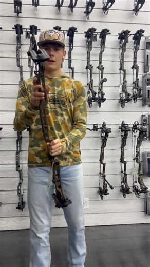 All new Mathews 2026 ARC. Wyatt breaks down the details. Look at that new color. | Legacy Archery