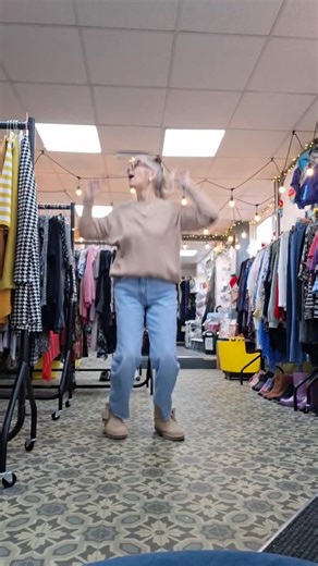 2.8K views · 50 reactions | Exactly 藍藍 everyone loves an uncoordinated dance.... but i don't care 藍藍 #dowhatmakesyouhappy❤️ #wearwhatmakesyouhappy #feelgood | Ninez at 23 | Facebook