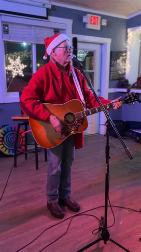 Another wonderful Open Mic Lab! We closed out our 2025 public art events with Open Mic Lab, a community favorite. Join us at the Warehouse with host Jimmy Meiers on Friday January 2, 2026! Join this growing community of musicians and artists, or just come as a supportive audience member! #eagleriverwi #communityart #openmic | Warehouse Community Arts Center