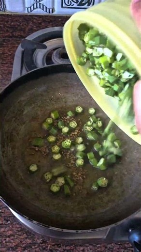 Tatsy Bhindi Sabji Recipe #viral #easyrecipe #lunch #sabji #bhindi #shorts #quickrecipe #food #yummy